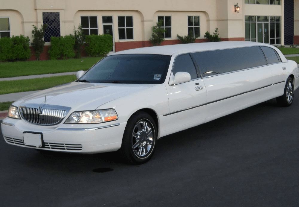 6 Passenger Limousine: Ideal for small groups